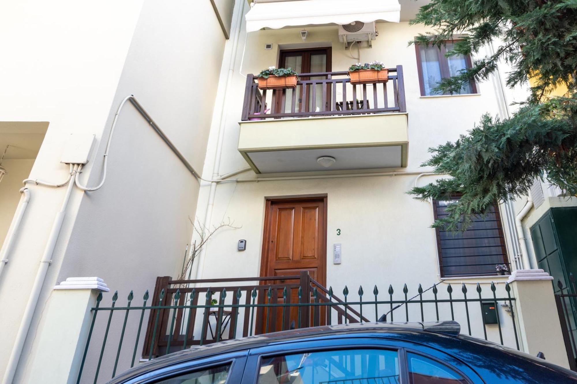 Helen's Little Castle Free Private Parking Thessaloniki